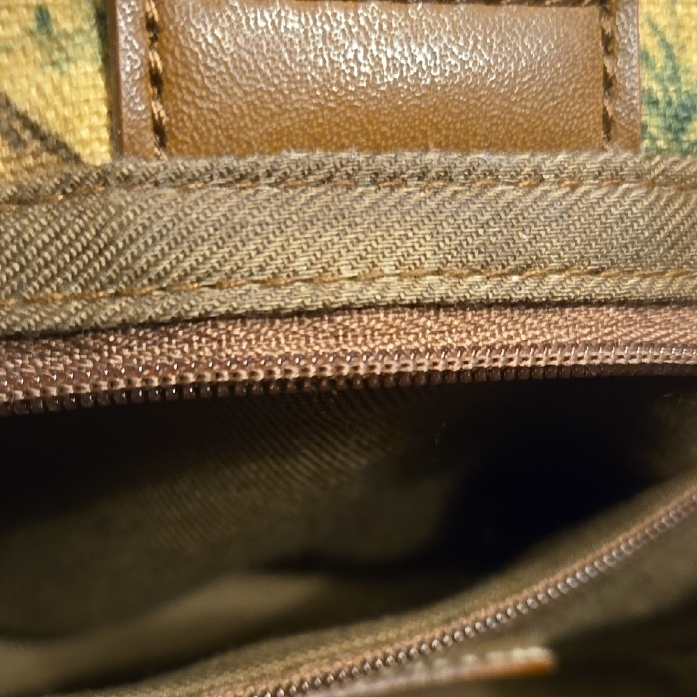 Fossil Brand Palm Tree Patterned Tan Shoulder Bag. - Picture 9 of 14